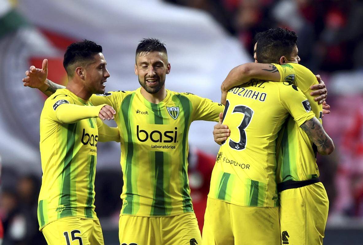 开云体育手机客户端下载-包含葡超赛前走向成谜，迈阿密热火完成体检，震撼外界，临场指挥获称赞的词条