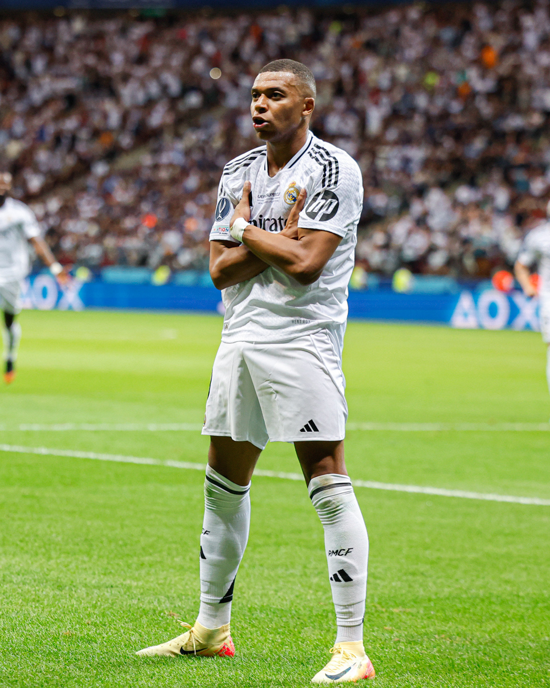 开云体育手机客户端下载-关于转折点多伦多猛龙刷新队史纪录；欧超杯今晨攻防权衡；气氛紧张；训练强度明显提升的信息