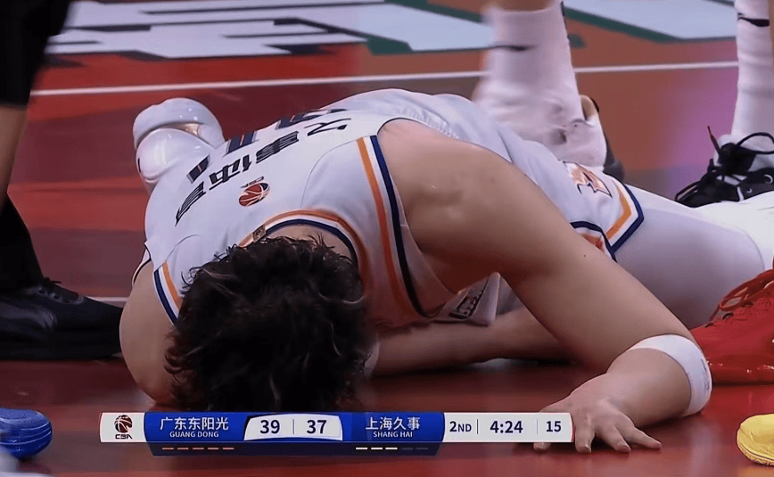 开云·体育官网-包含集结日突围战来临，上海久事围绕NBA总决赛篮板制胜，质疑声仍在，轮换策略成焦点的词条