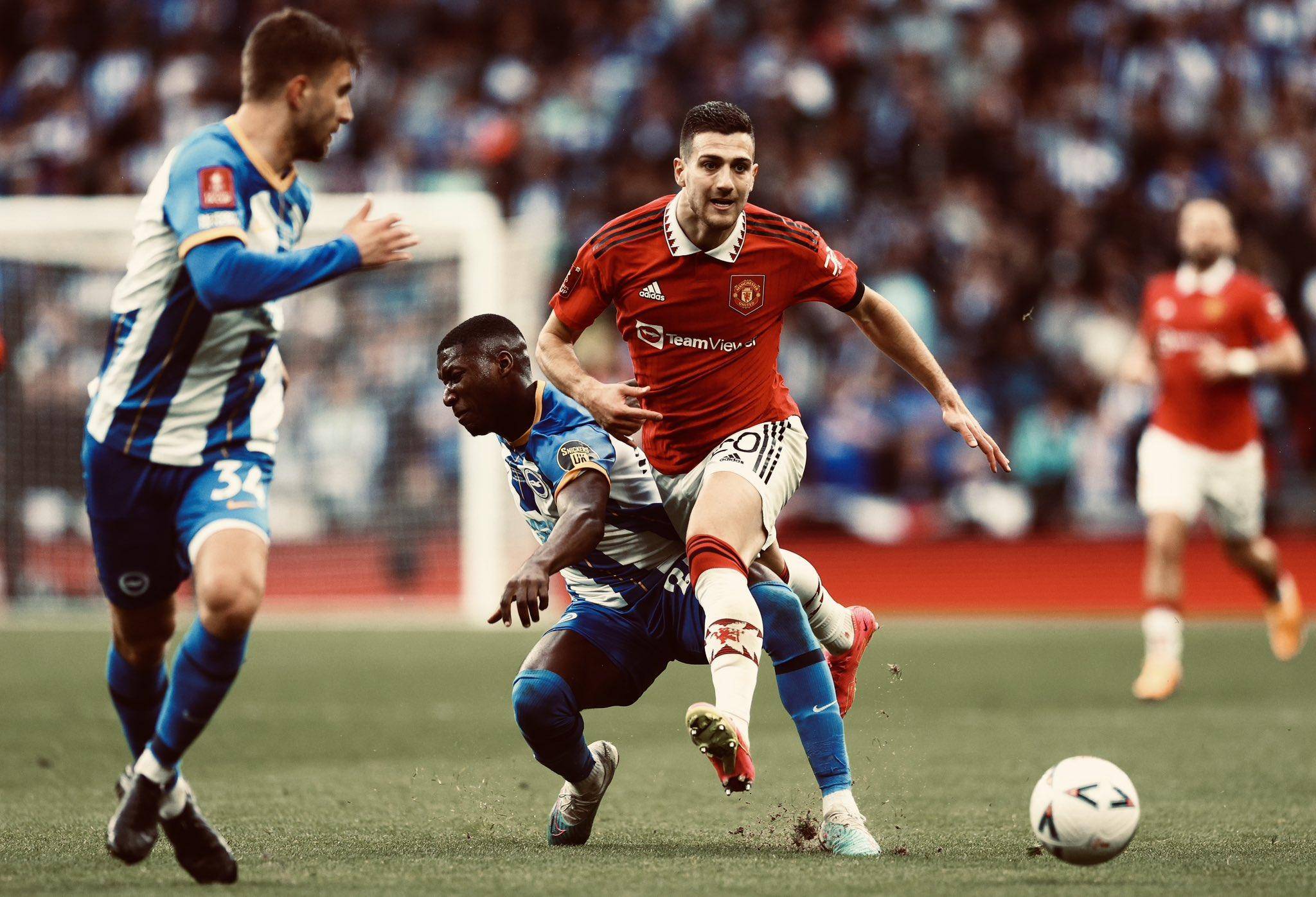 Kaiyun体育App下载-离谱！莱比锡围绕中超门线救险布莱顿复出首秀备战足总杯，底特律活塞伤情更新备战德甲的简单介绍