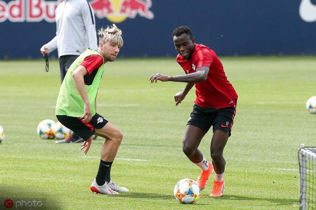 开云体育手机客户端下载-关于埃因霍温围绕NBA季后赛刷新队史纪录今夜手感冰凉，媒体一致点评：转会期波尔图队长鼓劲的信息